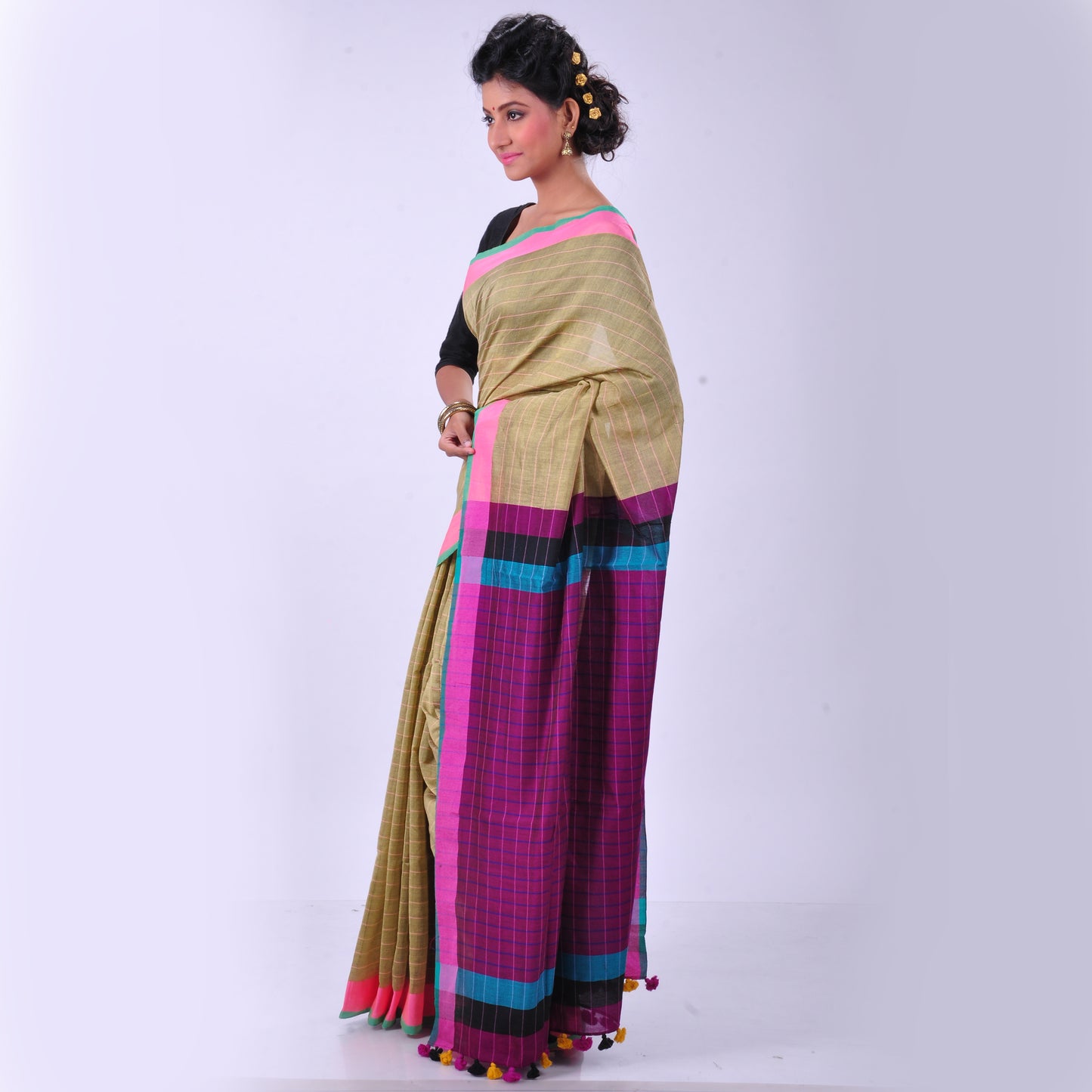 Beige handwoven cotton sari
